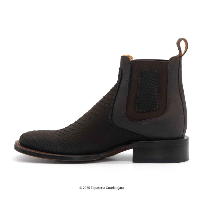 BOTA DE HOMBRE CON PUNTA ANCHA Y ESTAMPADO DE PITÓN TRIBUTE EN PIEL MARRÓN CHOCOLATE - H42R6394