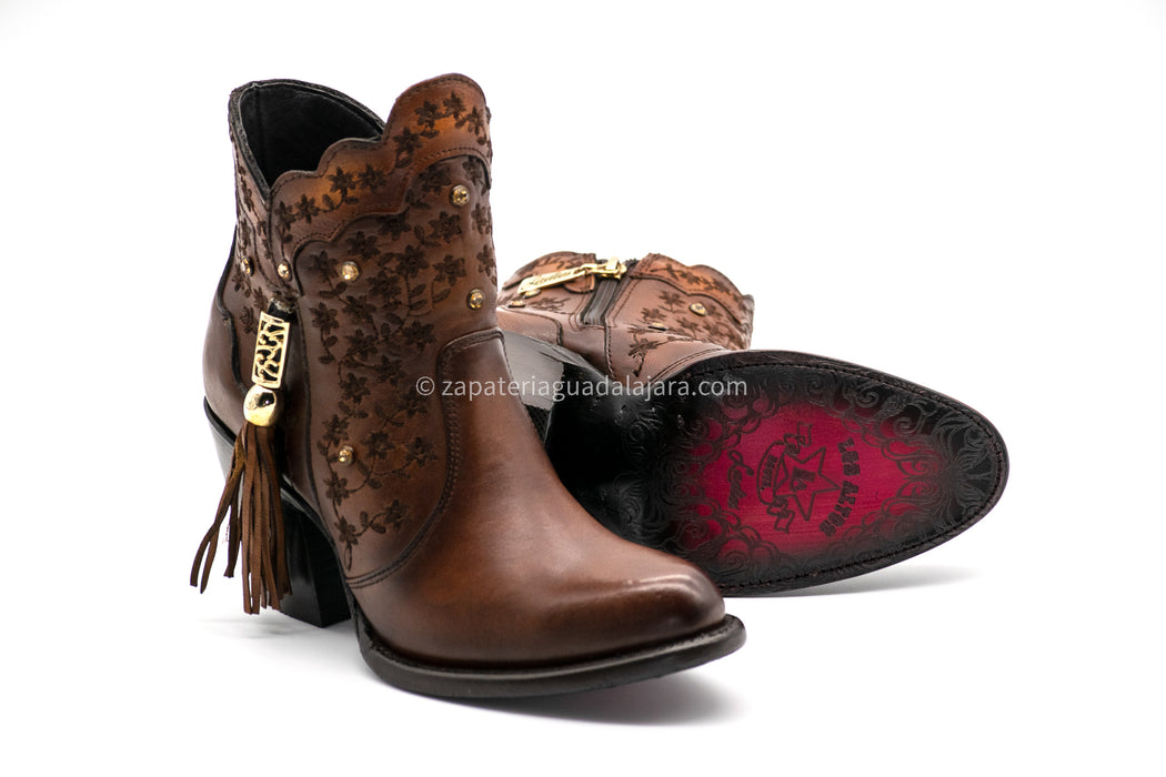 3688351 XIMENA BOVINE LEATHER HONEY | Genuine Leather Vaquero Boots and Cowboy Hats | Zapateria Guadalajara | Authentic Mexican Western Wear