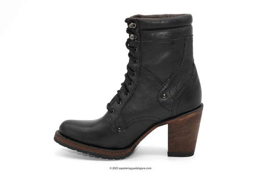 Q38B8305 OVAL TOE BELMONT BLACK | Genuine Leather Vaquero Boots and Cowboy Hats | Zapateria Guadalajara | Authentic Mexican Western Wear